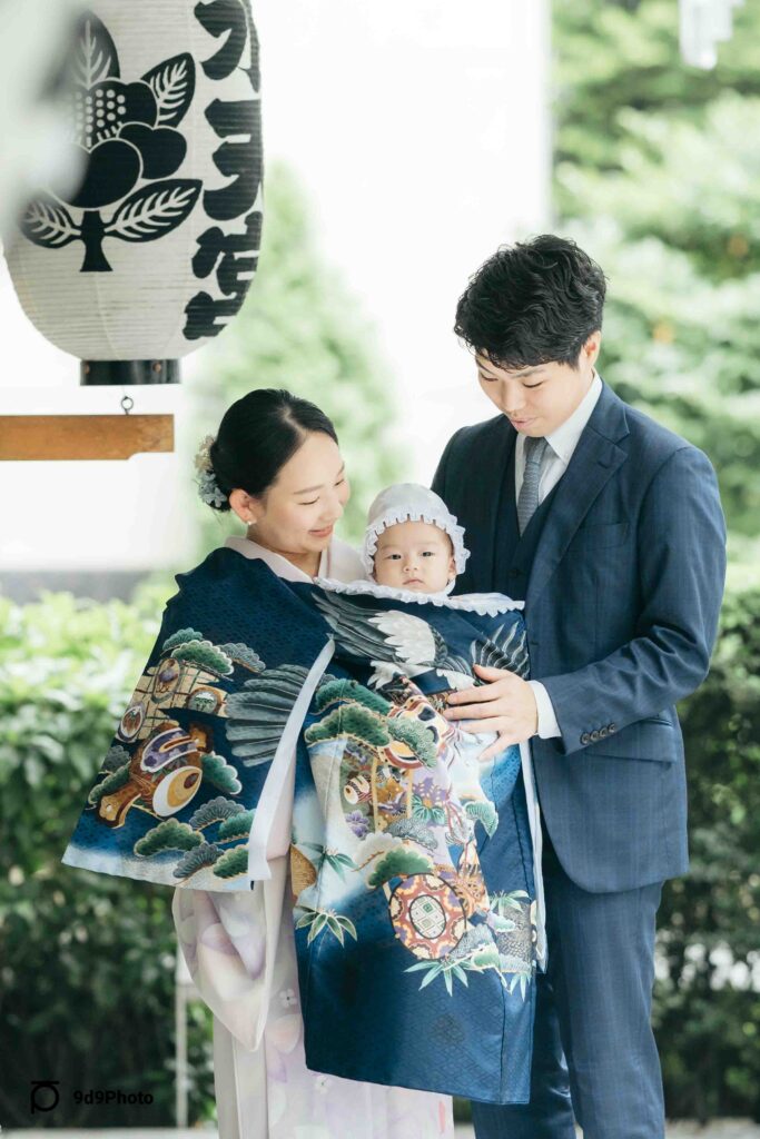 水天宮の提灯が映えるお宮参り写真_2