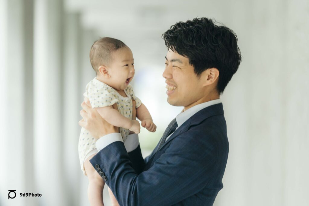 水天宮のお宮参り写真パパと赤ちゃんのツーショット