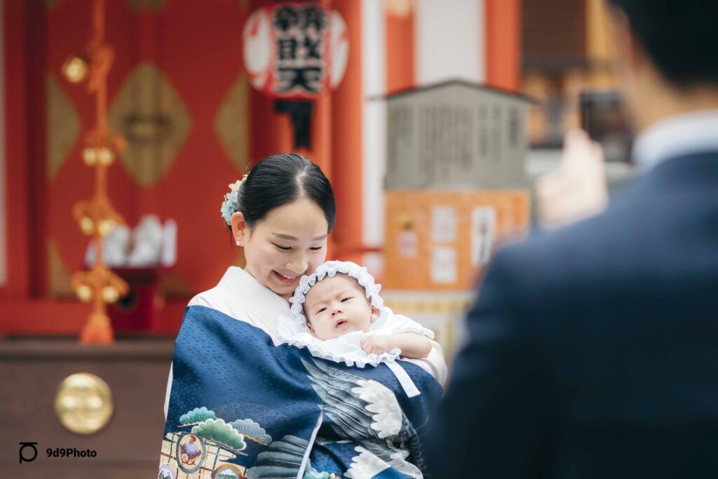水天宮弁財天の前でお宮参り写真